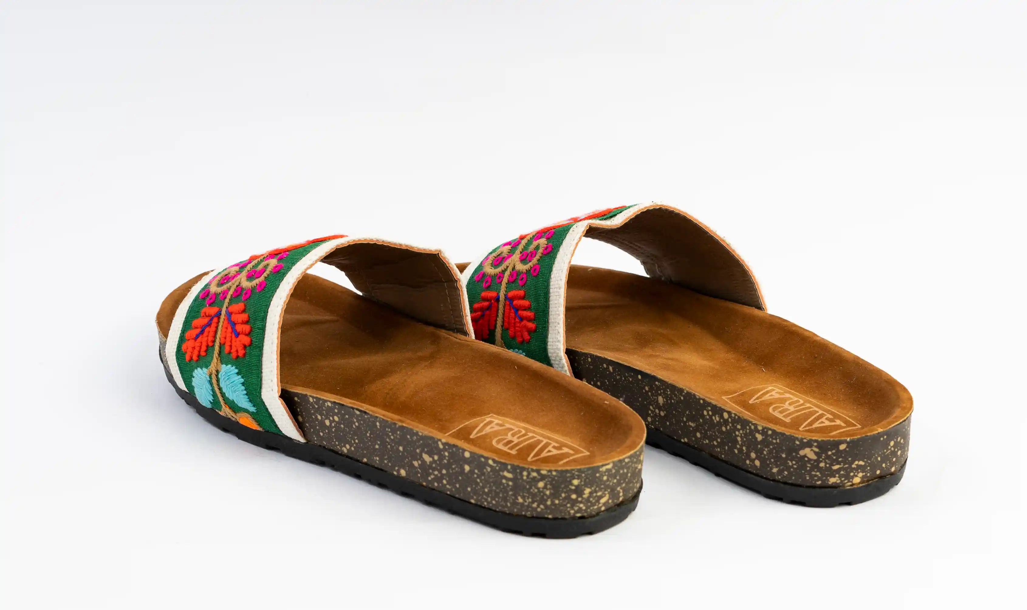 Slipper-Emerald Bloom