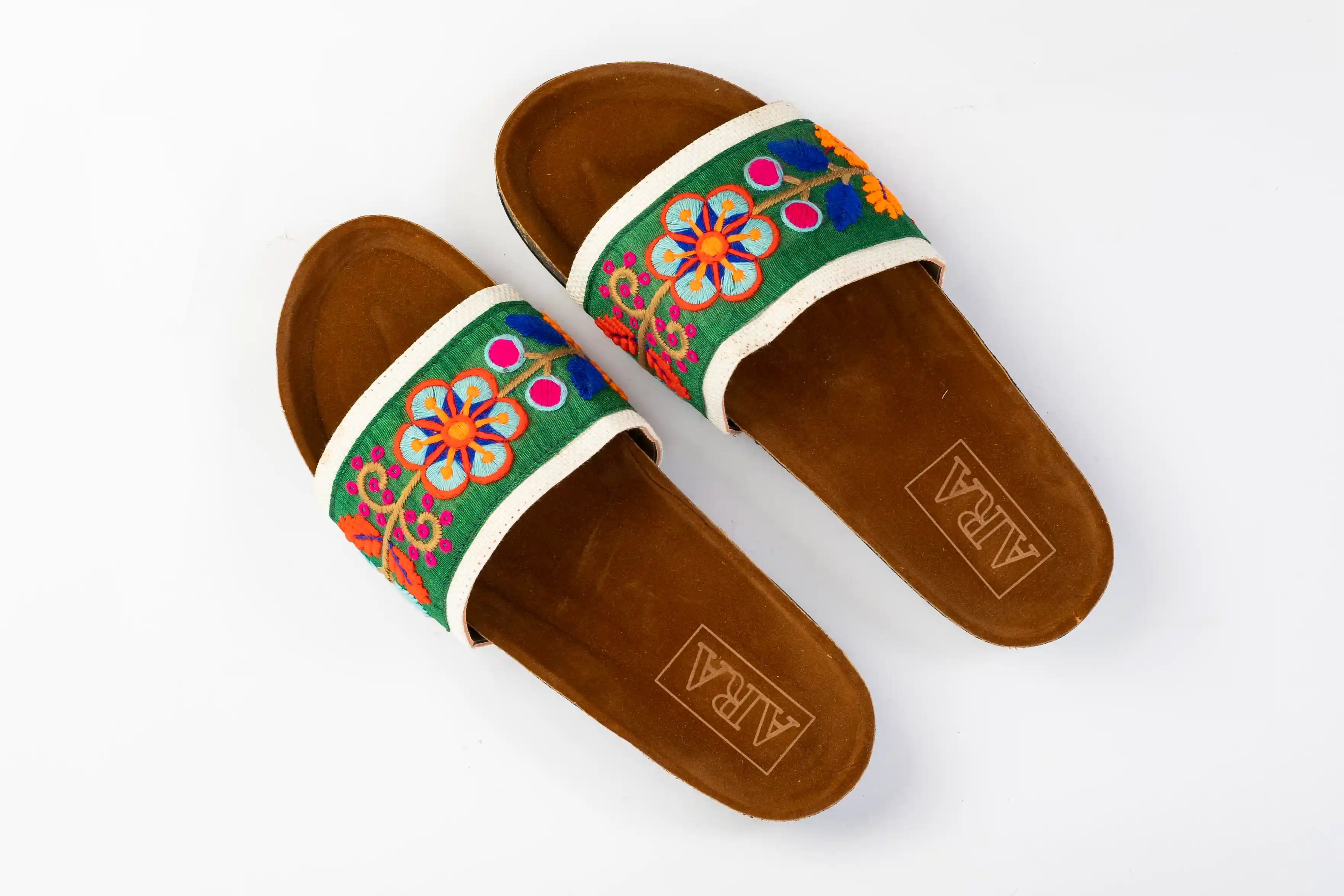 Slipper-Emerald Bloom