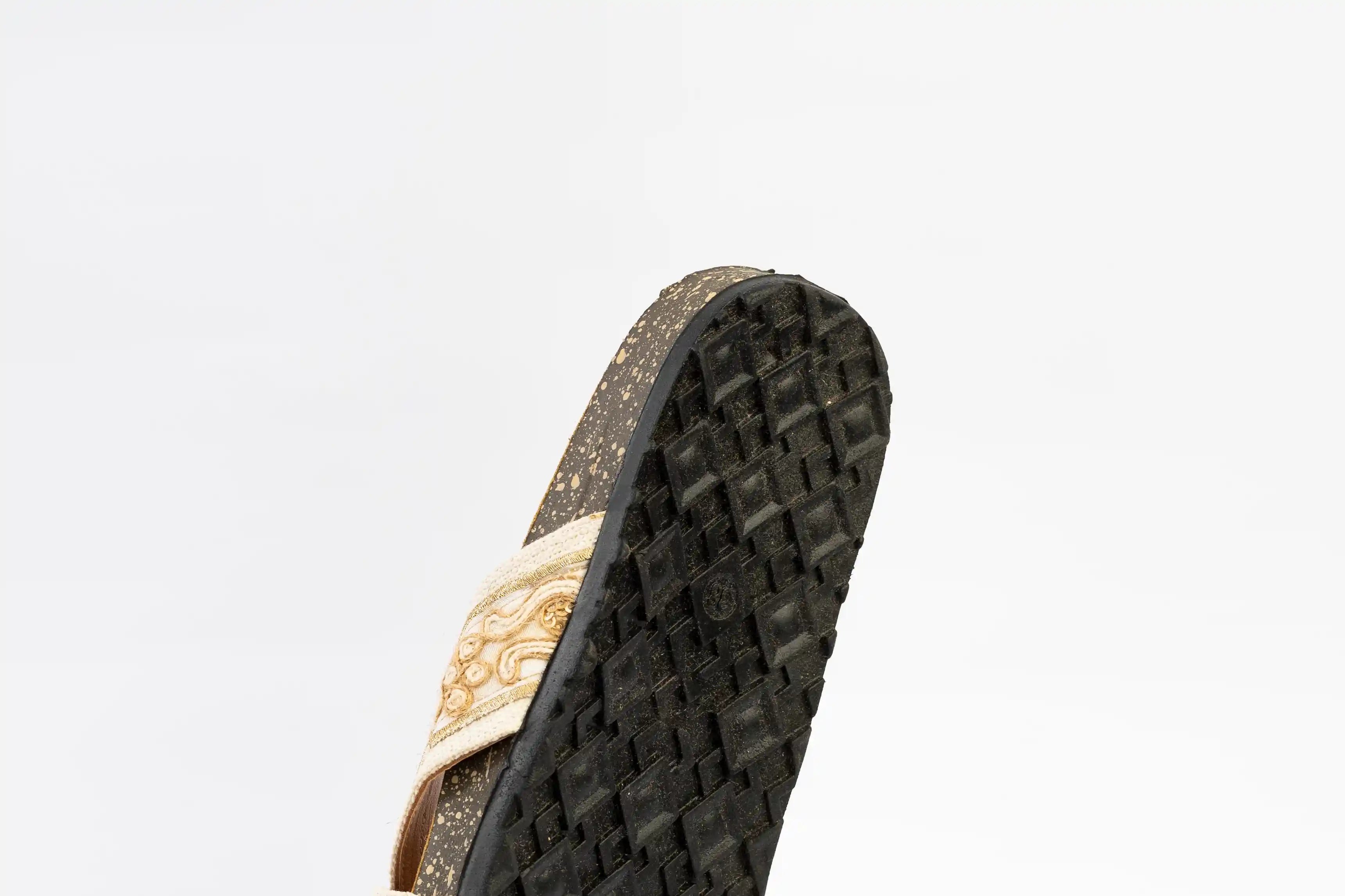 Slipper-Golden Sands